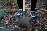 Spade Gardex, 1450 g, forged, pointed, straight wooden handle