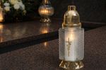 Mécses Cross, átlátszó üveg, 28 óra, 25,5 cm, aranyozott, sírra, vegyes minták