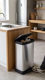 Szemetes Curver® DECO PEDAL BIN, 50 literes, 39x29x73 cm, fekete/ezüst, pedállal
