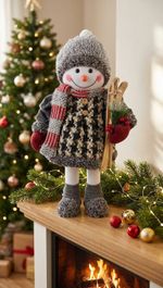Dekorácia MagicHome Vianoce, Snehuliak dievča s lyžami, 50 cm