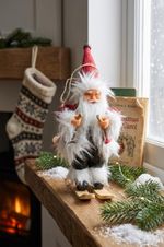 Dekorácia MagicHome Vianoce, Santa na lyžiach, 18 cm