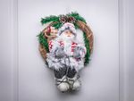 Dekoráció MagicHome Vianoce, Mikulás ülve a koszorúban, koszorú, 30 cm