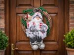 Dekorácia MagicHome Vianoce, Santa sediaci vo venci, veniec, 30 cm