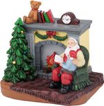 Dekoráció MagicHome Karácsony, Mikulás gyermekkel a kandallónál, LED, beltéri, 10,5x8x9 cm, gyűjtőcs